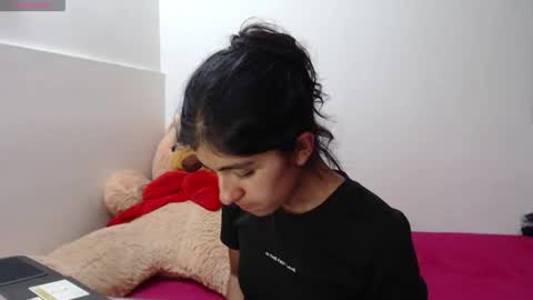 Snapshot of anahibrowns95 chatting on May 20, 10:05 pm Anahi Browns online show from May 20, 10:05 pm
