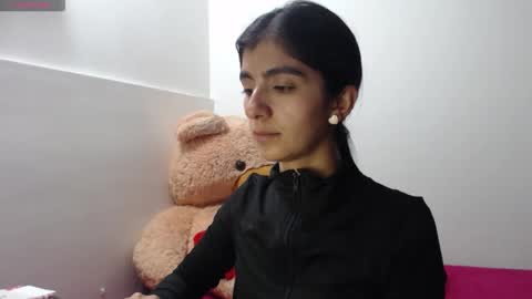 Snapshot of anahibrowns95 chatting on May 26, 11:12 pm Anahi Browns online show from May 26, 11:12 pm