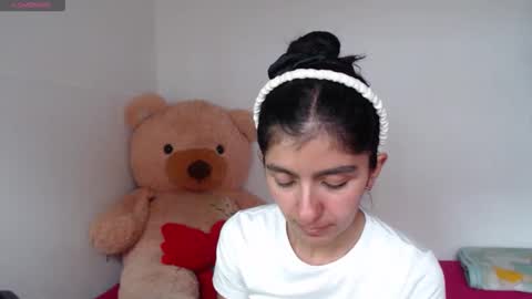 Snapshot of anahibrowns95 chatting on May 28, 6:49 pm Anahi Browns online show from May 28, 6:49 pm