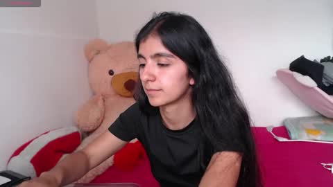 Snapshot of anahibrowns95 chatting on June 4, 7:53 pm Anahi Browns online show from June 4, 7:53 pm