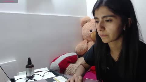 Snapshot of anahibrowns95 chatting on June 5, 11:43 pm Anahi Browns online show from June 5, 11:43 pm