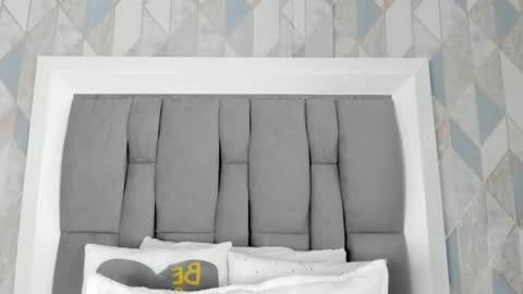   online show from October 17, 11:46 am