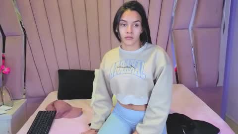 AbbyAndAntonela online show from January 14, 12:55 pm