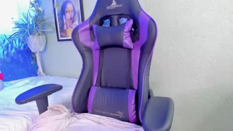 ana online show from December 11, 4:42 pm