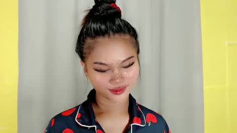 Snapshot of anaruru_ chatting on December 12, 7:52 am ANA online show from December 12, 7:52 am