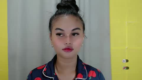 Snapshot of anaruru_ chatting on January 19, 11:12 am ANA online show from January 19, 11:12 am