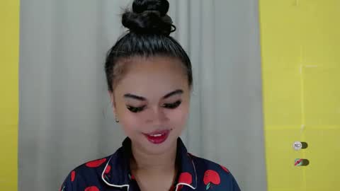 Snapshot of anaruru_ chatting on January 19, 3:42 pm ANA online show from January 19, 3:42 pm