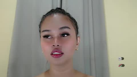 Snapshot of anaruru_ chatting on February 24, 9:31 pm ANA online show from February 24, 9:31 pm