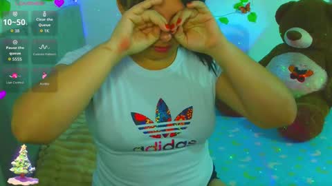 Snapshot of anaspark chatting on December 17, 10:27 pm Ana online show from December 17, 10:27 pm