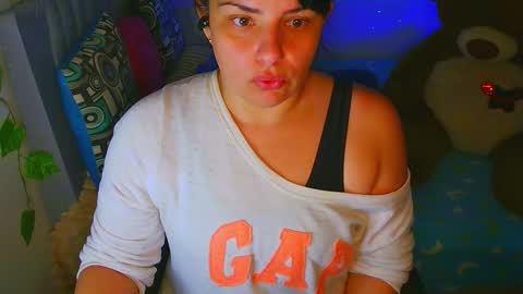 Snapshot of anaspark chatting on February 23, 2:03 pm Ana online show from February 23, 2:03 pm