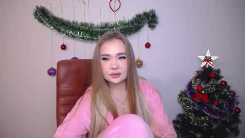 Snapshot of anastacyyellig chatting on December 15, 10:36 pm anastacyyellig online show from December 15, 10:36 pm