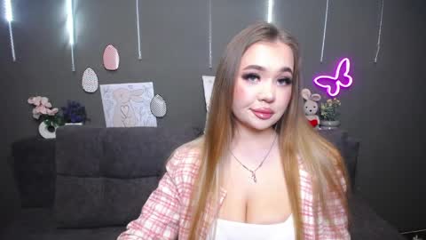 anastacyyellig online show from April 5, 8:17 pm