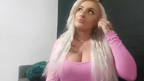 Snapshot of anastasiaamore chatting on November 2, 9:17 pm AnastasiaAmore online show from November 2, 9:17 pm