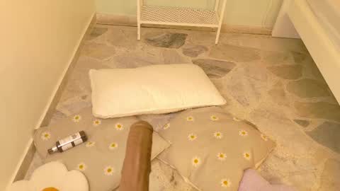 Kendra  online show from November 10, 11:20 am