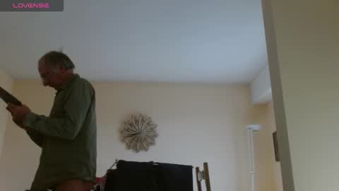 Snapshot of anax69 chatting on November 2, 1:35 pm mario online show from November 2, 1:35 pm