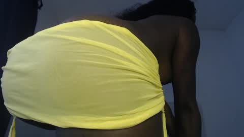 Snapshot of anayah002 chatting on April 10, 4:06 am mayah online show from April 10, 4:06 am