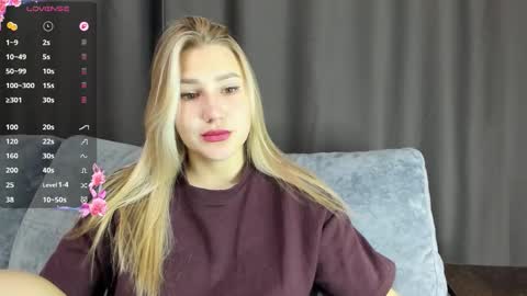 Snapshot of and1sa chatting on November 12, 11:21 am Andisa online show from November 12, 11:21 am