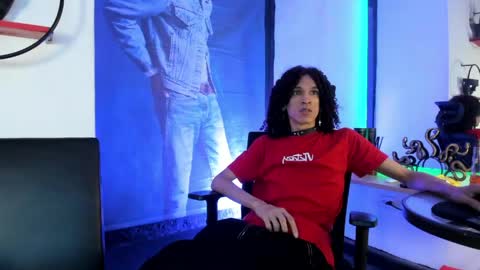 anddy_hugecock online show from June 4, 12:44 pm