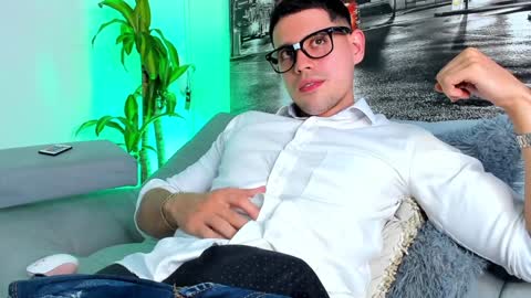 Snapshot of ander_perez chatting on January 21, 4:37 pm ANDER online show from January 21, 4:37 pm