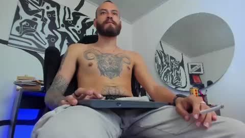 Snapshot of anders_x chatting on July 18, 1:43 am Andrs - online show from July 18, 1:43 am