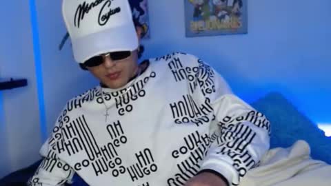 Snapshot of andersonz98 chatting on February 20, 1:25 am andersonZ98 online show from February 20, 1:25 am