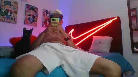 Snapshot of andersonz98 chatting on October 13, 7:58 pm andersonZ98 online show from October 13, 7:58 pm