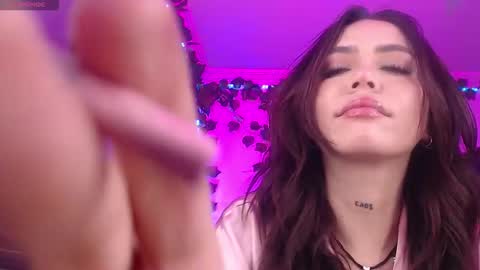 Snapshot of andra_rosse chatting on February 26, 9:19 am Andra de la Rosse online show from February 26, 9:19 am