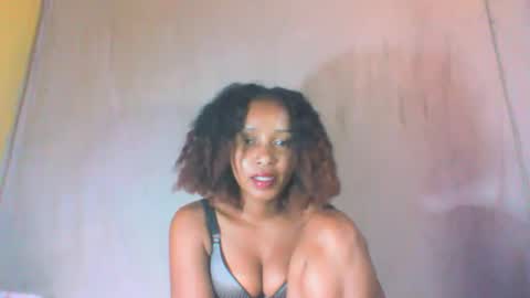 Snapshot of andre415913 chatting on March 2, 5:19 am andre415913 online show from March 2, 5:19 am