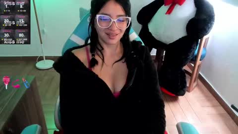 Snapshot of andrea_bonnie chatting on March 4, 2:53 pm andrea_bonnie online show from March 4, 2:53 pm