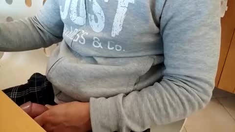 andrea_feetlover online show from November 6, 6:47 am