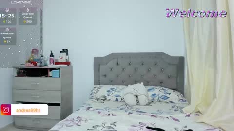 Snapshot of andrea_hillss2 chatting on September 18, 11:40 pm ANDREA online show from September 18, 11:40 pm