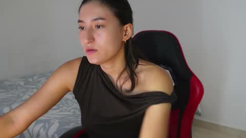 Snapshot of andrea_loaiza2 chatting on February 3, 4:23 pm Andrea online show from February 3, 4:23 pm