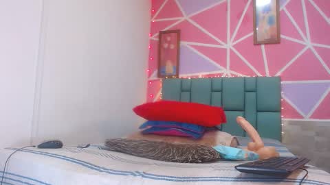 andrea ospina1 online show from January 10, 12:26 pm