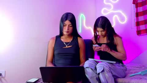 Snapshot of andrea_r_ chatting on July 24, 4:54 am andrea_r_ online show from July 24, 4:54 am