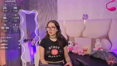 andrea_tay1 online show from July 9, 7:18 pm
