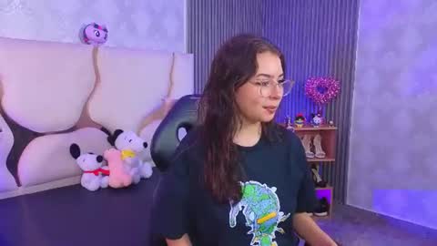 andrea_tay1 online show from July 29, 7:23 pm