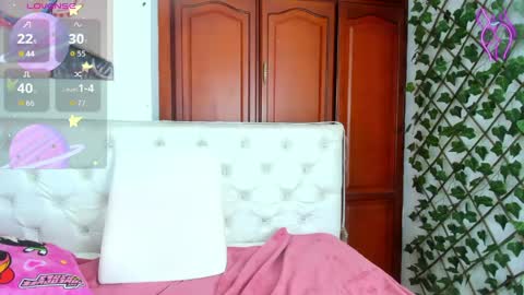 Snapshot of andrea_williams24 chatting on April 23, 1:35 pm Naomi Andrea Daviss online show from April 23, 1:35 pm