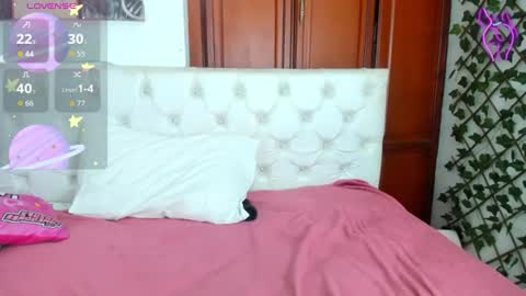 Snapshot of andrea_williams24 chatting on June 15, 1:13 pm Naomi Andrea Daviss online show from June 15, 1:13 pm