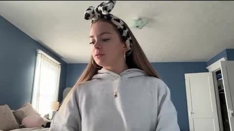 Snapshot of andreaelizabethxo chatting on October 17, 1:25 pm Andrea Elizabeth online show from October 17, 1:25 pm