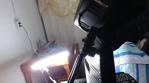 Snapshot of andreahot10 chatting on October 14, 7:09 am andreahot10 online show from October 14, 7:09 am