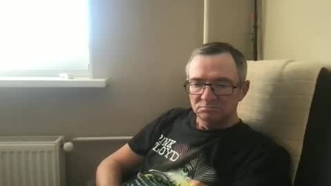 Snapshot of andreass60 chatting on November 25, 8:25 am andreass60 online show from November 25, 8:25 am