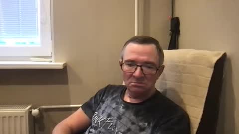 Snapshot of andreass60 chatting on December 2, 7:36 am andreass60 online show from December 2, 7:36 am