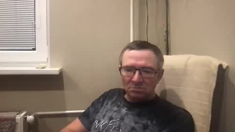 Snapshot of andreass60 chatting on December 16, 5:45 am andreass60 online show from December 16, 5:45 am