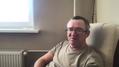 Snapshot of andreass60 chatting on February 4, 8:09 am andreass60 online show from February 4, 8:09 am