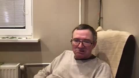 Snapshot of andreass60 chatting on February 21, 6:31 pm andreass60 online show from February 21, 6:31 pm