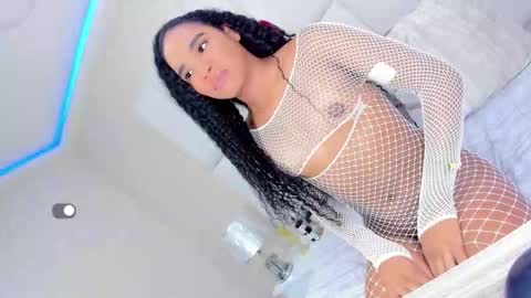 andreayano online show from November 18, 7:02 am