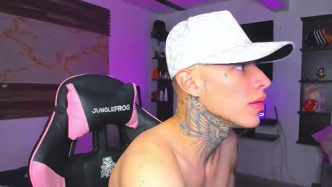 andrees_s online show from October 9, 2:31 am