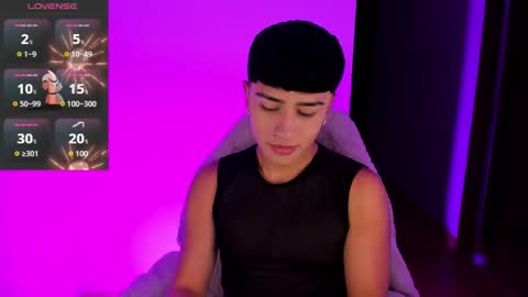 Snapshot of andreewwx_m chatting on October 9, 3:04 am Andrew online show from October 9, 3:04 am