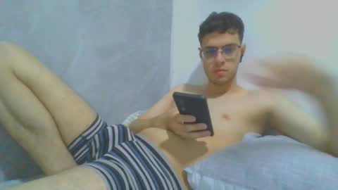 andres129494 online show from November 28, 2:36 am