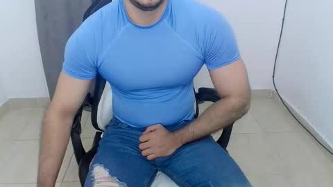 andres180950734 online show from October 17, 10:51 am